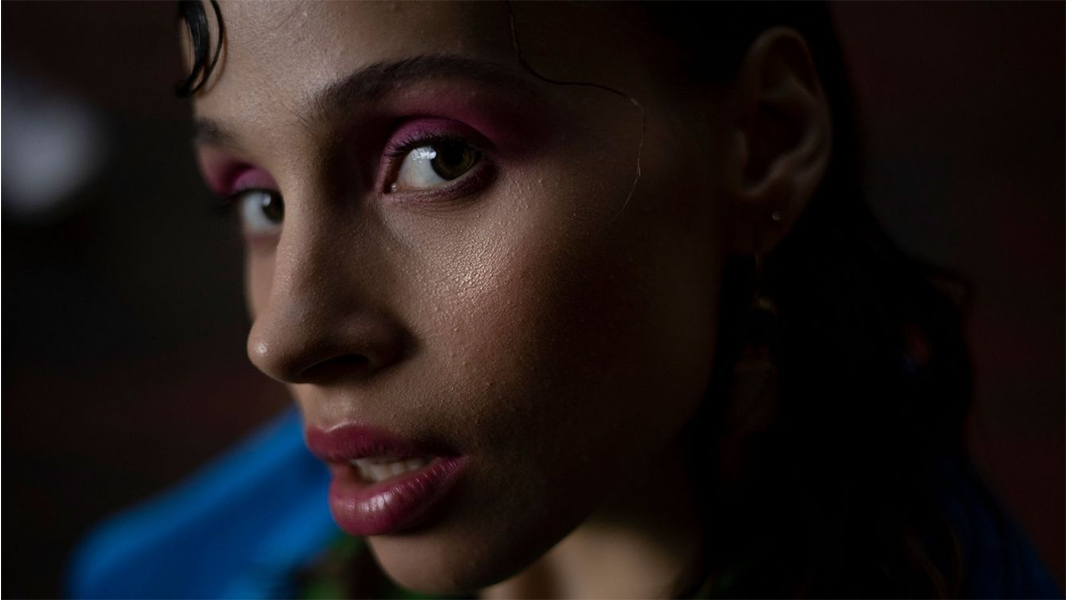 sample image of womans face close up take with the canon rf 50mm