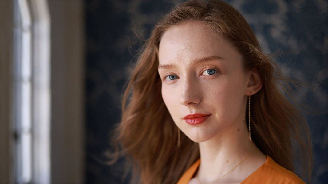sample portrait of a woman taken with the canon rf 50mm