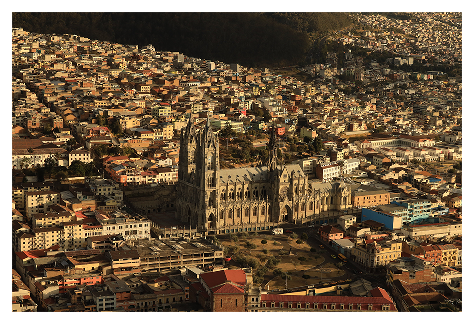 sample image of an aerial view of a city taken with canon 70 200 lens