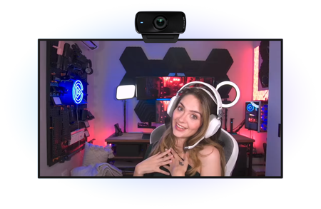 streamer using the elgato 4k webcam