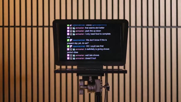 elgato teleprompter twitch chat