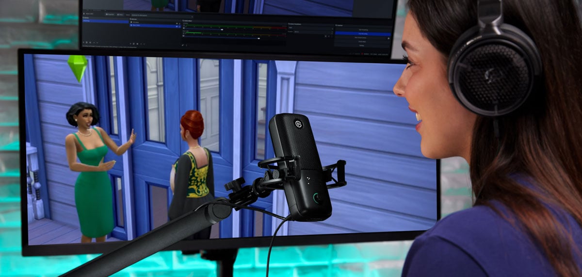 somone using the wave:3 on a boom arm while streaming the sims