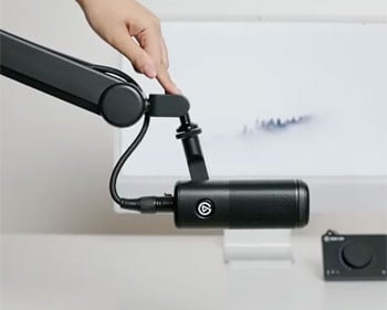 Elgato Wace Mic Arm MK2 used on desk with Apple Mac