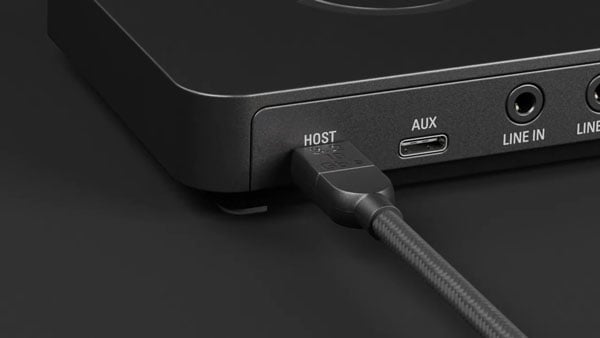 close up of the wave xlr usb-c port