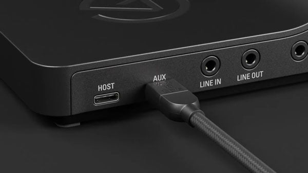 close up of the wave xlr usb-c aux