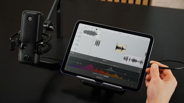 ipad connected to the wave xlr pro