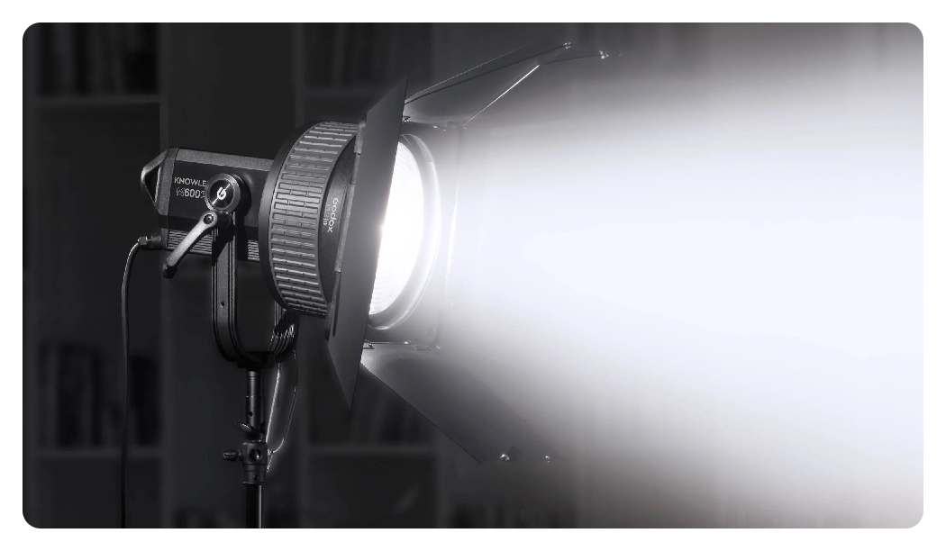 close up of the Godox Knowled M300Bi