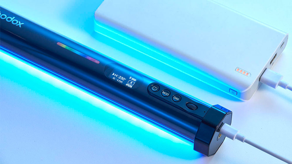godox tube light connected to a power bank