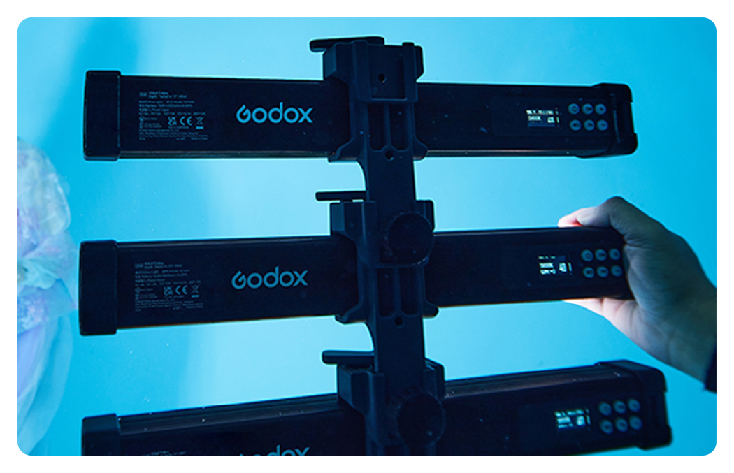 godox WT60R waterproof led lights attached to a mpount underwater