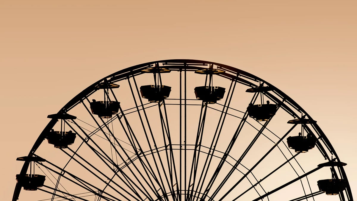 close up fo the ferris wheel on the Santa Monica Pier