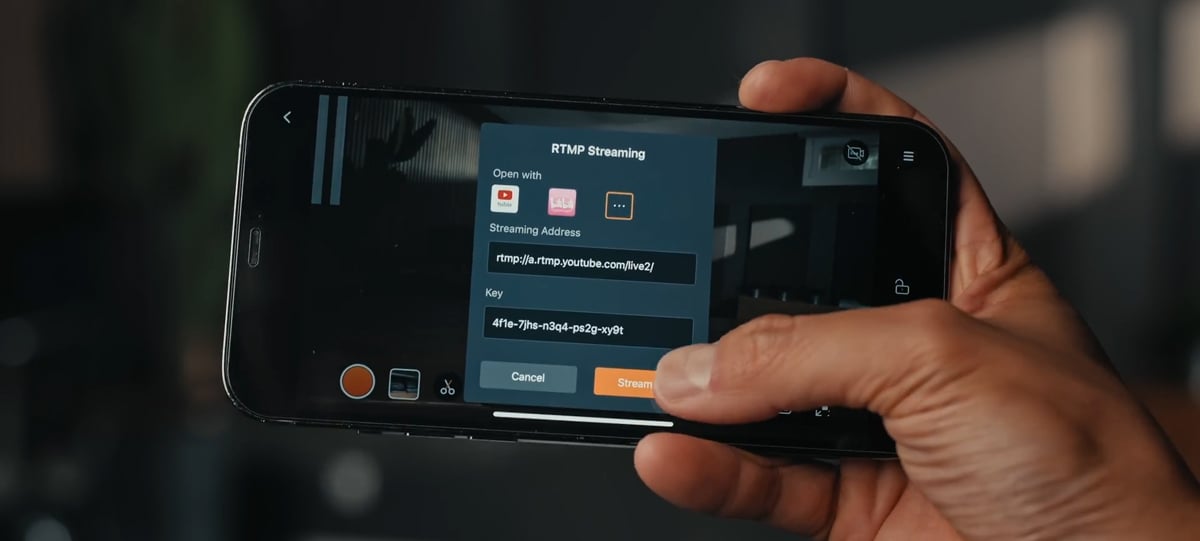 someone streaming using the hollyland app