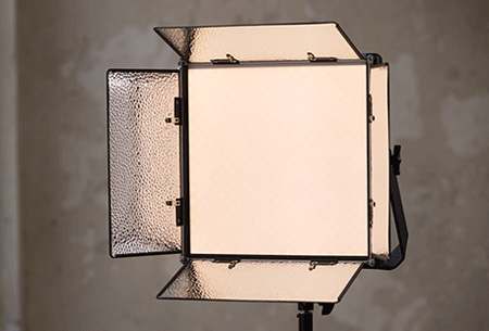ikan led light in a studio showing a warm light