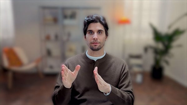 a man using the background blur feature with the insta360 link 2 pro