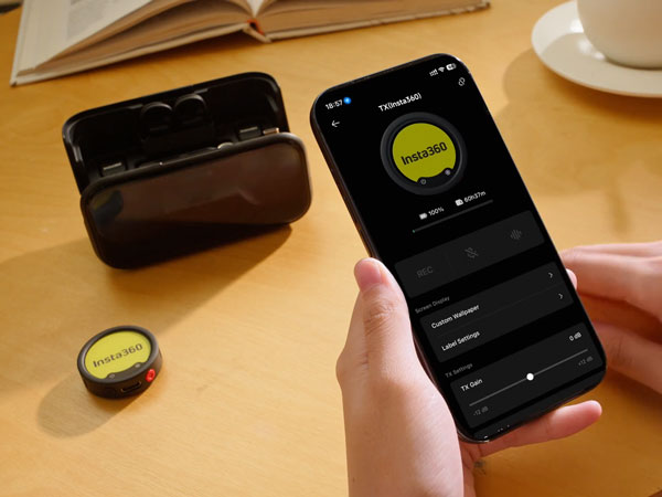 someone connecting the mic pro to the insta360 app