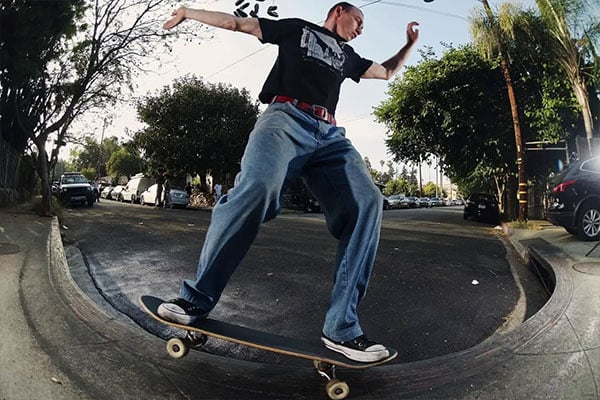 example image of a skateboarder grinding using the fisheye lens