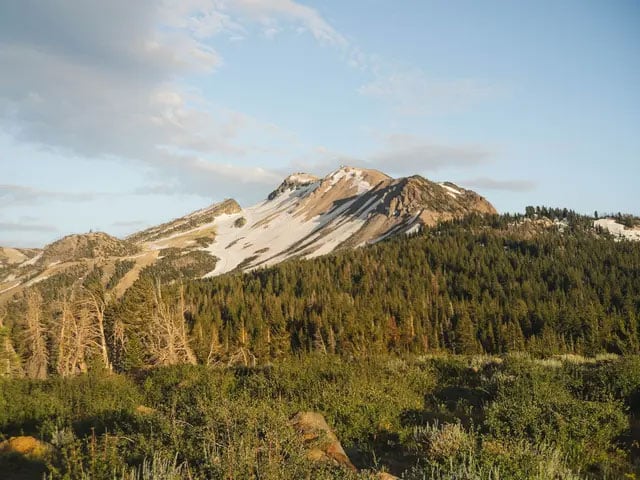 sample image of a mountain range using the native iphone 14 pro 1x camera