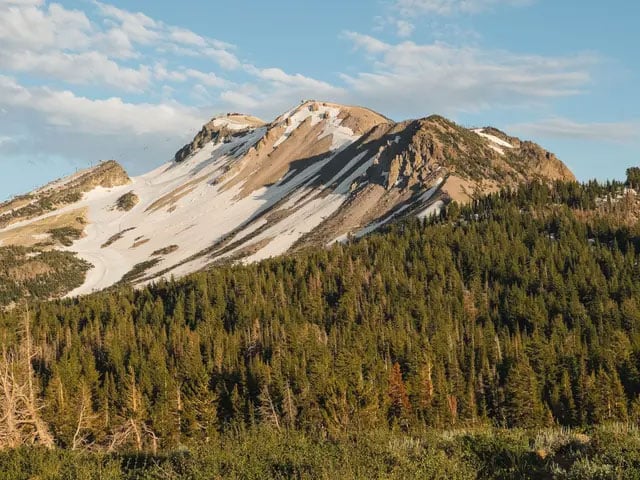 sample image of a mountain range using the iphone 14 pro 1x camera and the mobile lens