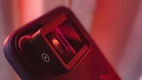 close up of the mobile lens aattached to a smart phone