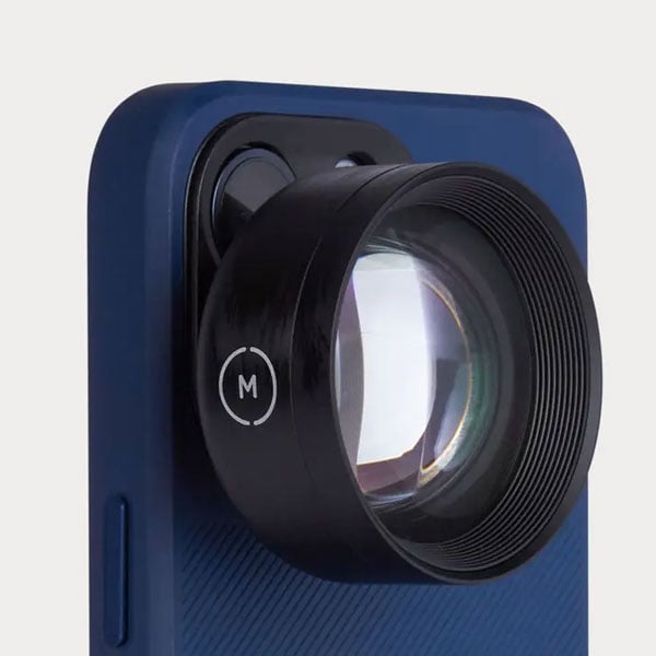 lens attached to the moment drop in mount