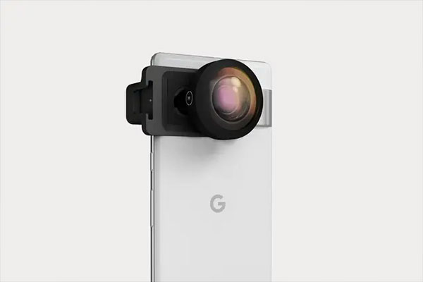 moment mobile attached to a phone using the universal mount
