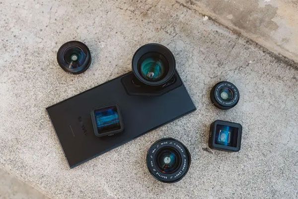 smartphone with a variety of the moment mobile lens