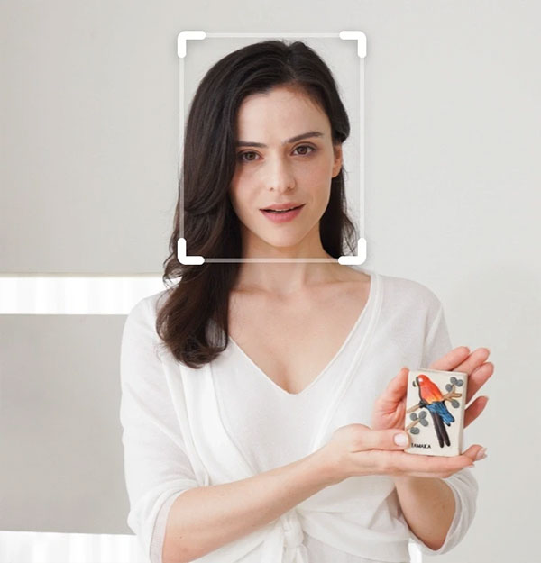 example of the ptz camera focusing on a womans face