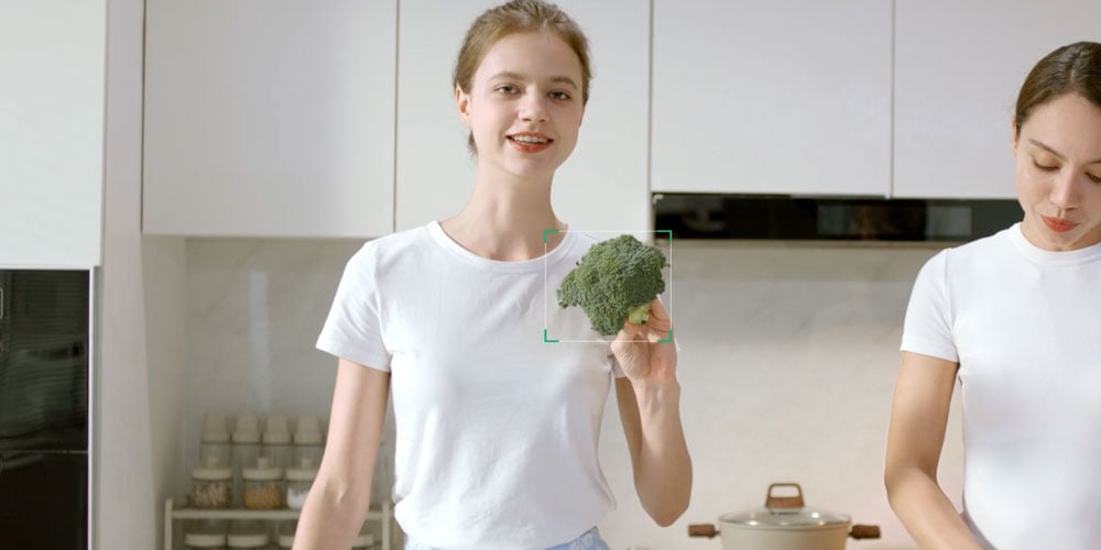 example showing how the ptz camera can track broccoli during a cooking stream