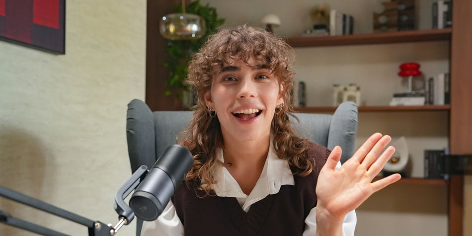someone recording using the obsbot tiny in a home office