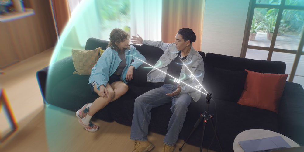 diagram showing how the obsbot tiny captures dimensional sound between two people talking