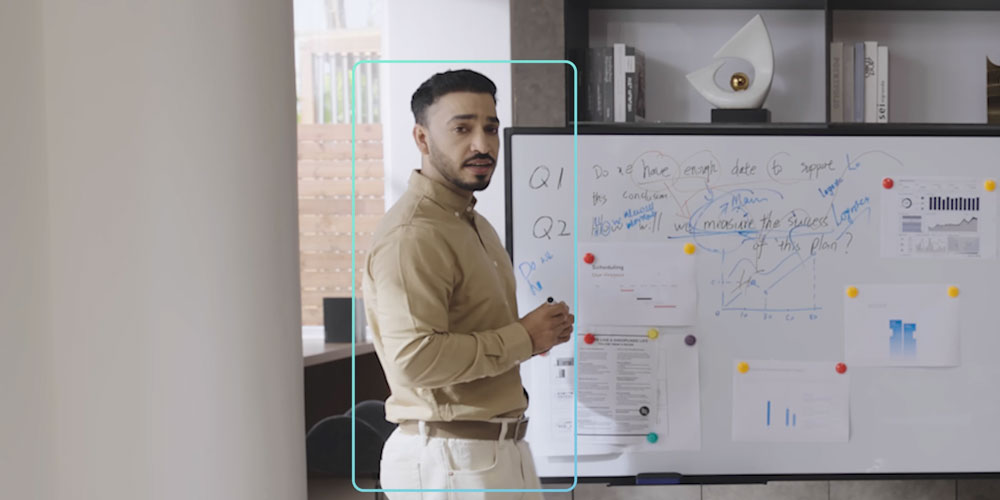 obsbot tiny tracking someone in a buisness meeting using ai