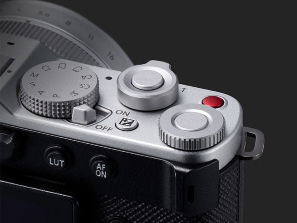 top and rear dials on the lumix l10 camera