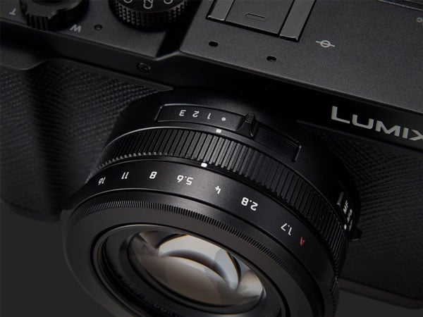 close up of the aperture ring on the lumix l10