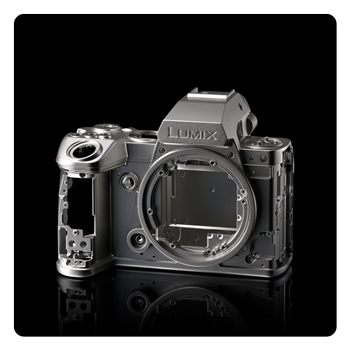 interneal shell of the Panasonic LUMIX S1II