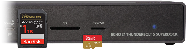 close up of the sd and micro sd card ports on the echo 21 thunderbolt 5 dock