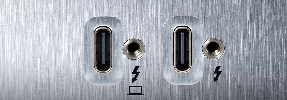 close up of the thunderbolt ports on the Sonnet thunderbolt ports