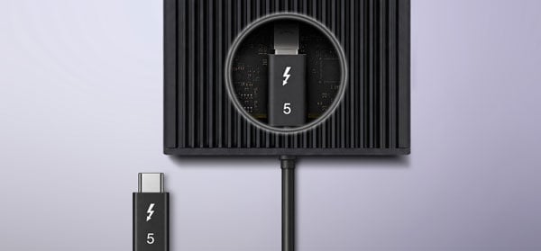 thunderbolt 5 cable connected to the sonnet network adapter