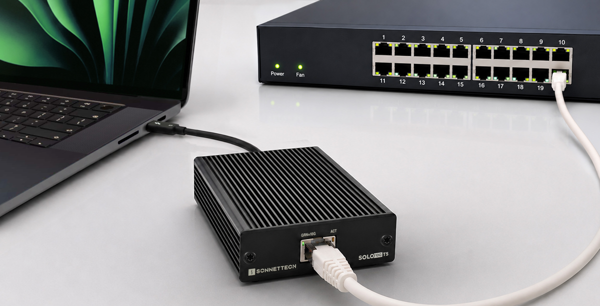 Sonnet Solo10G T5 connected to a laptop
