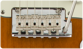 Fender Player Stratocaster®, Maple Fingerboard, 3-Color Sunburst