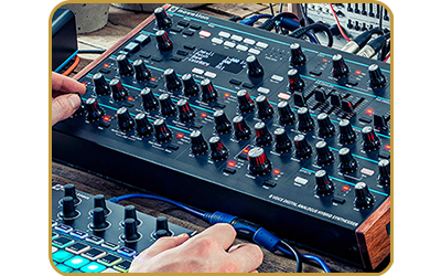 Novation Peak