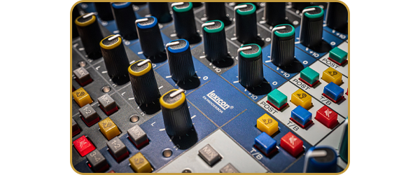Soundcraft Signature 12