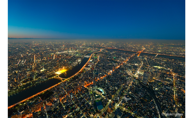 sample image of a birdseye view of a city taken with the lumix s 24mm f1 8 macro lens
