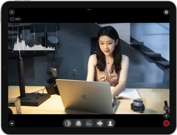 accsoon cineview se app on a ipad