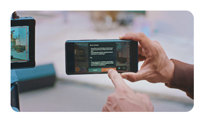 hdmi transmitter and receiver connected to smartphone