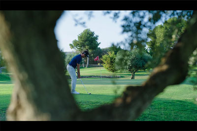 sample image of a golfer taken with the sony a9 iii
