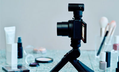 side view of the sony zv 1 ii compact camera