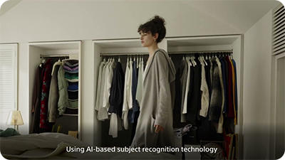 auto framing example using the sony zv e1 vlog camera