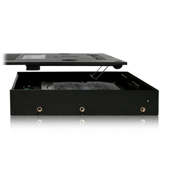 ICY DOCK 2.5" SATA into a 3.5" SATA HDD : image 3