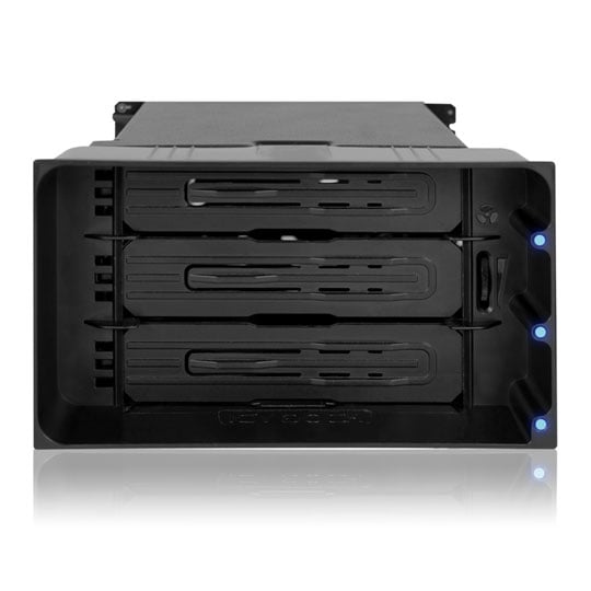 ICY DOCK 3-Bay 3.5" Dockiing Enclosure
