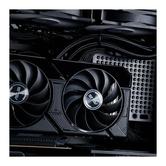 Gaming PC with NVIDIA RTX 5070 Ti and AMD Ryzen 7 9800X3D : image 4